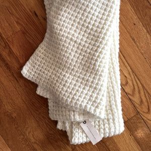 NWT Anthropologie oversized white waffle scarf